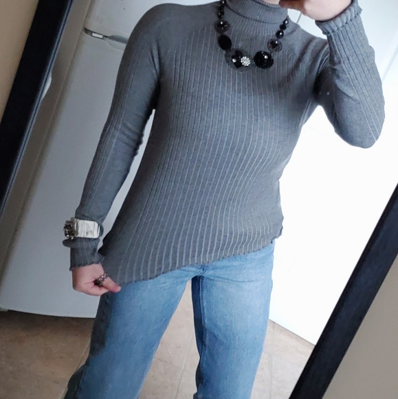 ZARA Grey Stretchy Ribbed Knit Lettuce Hem Casual Classic Basic Turtleneck - Picture 9 of 16